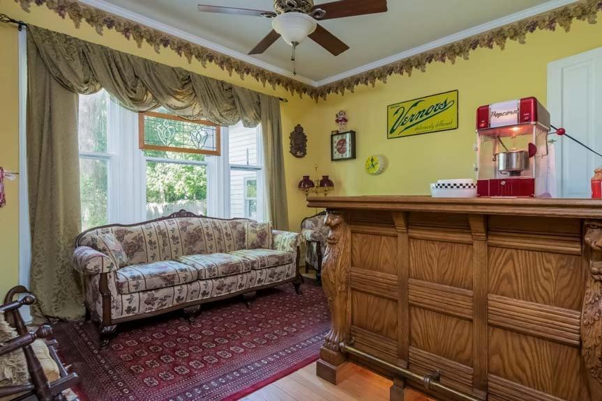 Kingsley House Bed & Breakfast - Full Home Fennville Ngoại thất bức ảnh