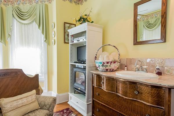 Kingsley House Bed & Breakfast - Full Home Fennville Ngoại thất bức ảnh